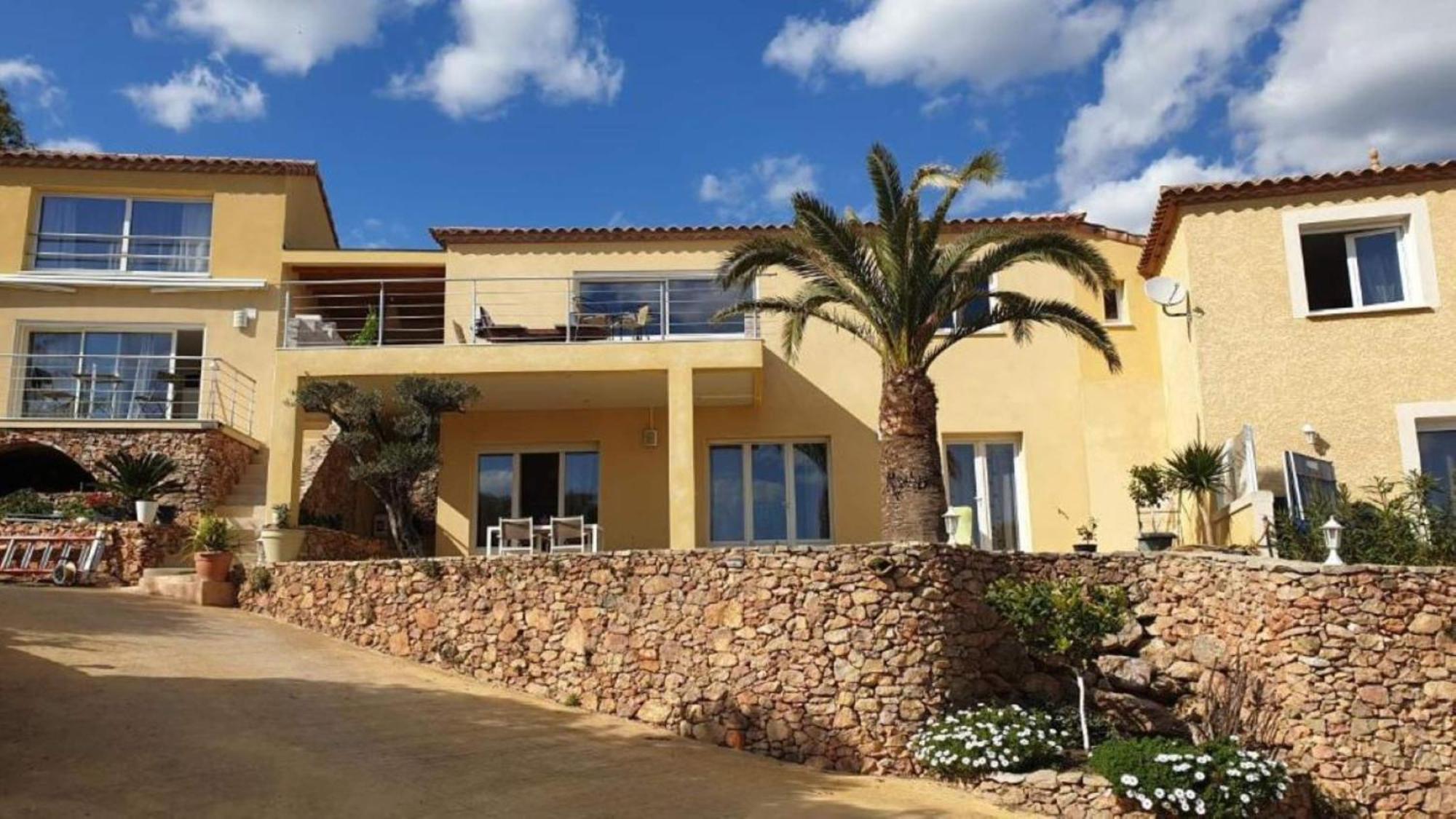 Les Demeures De Thau Villa Бузиг Екстериор снимка